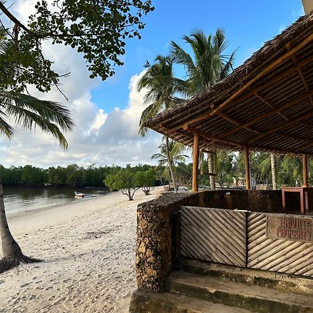Mwazaro Beach Lodge Shimoni Exteriör bild