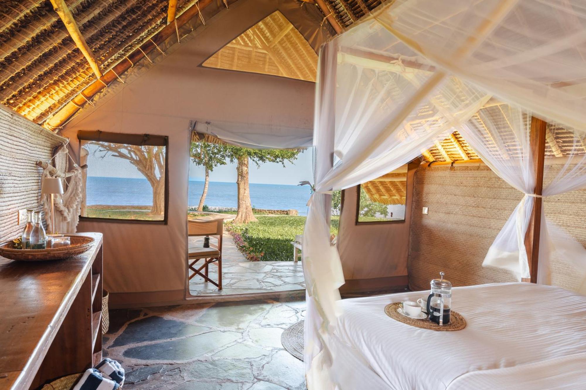 Mwazaro Beach Lodge Shimoni Exteriör bild