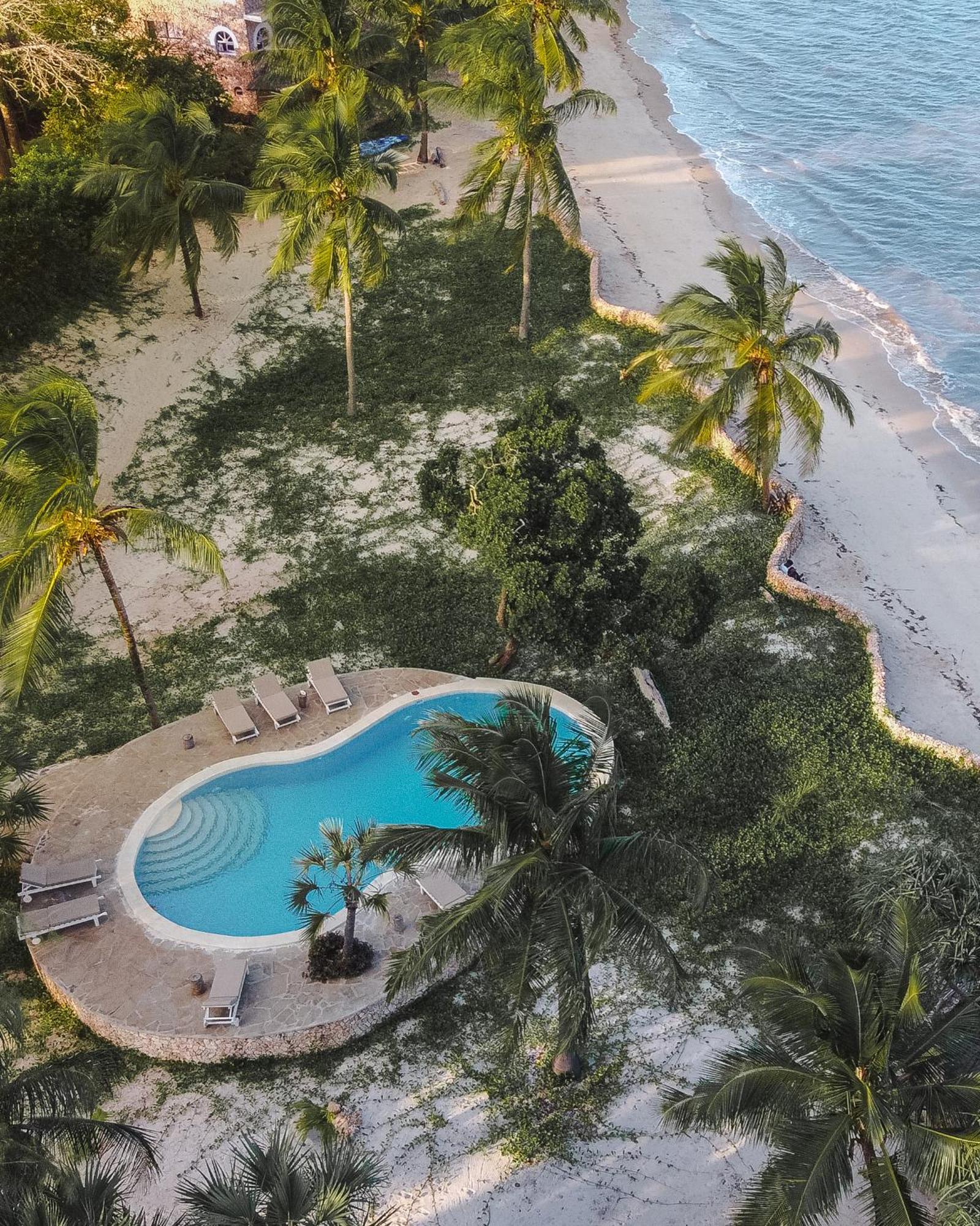 Mwazaro Beach Lodge Shimoni Exteriör bild