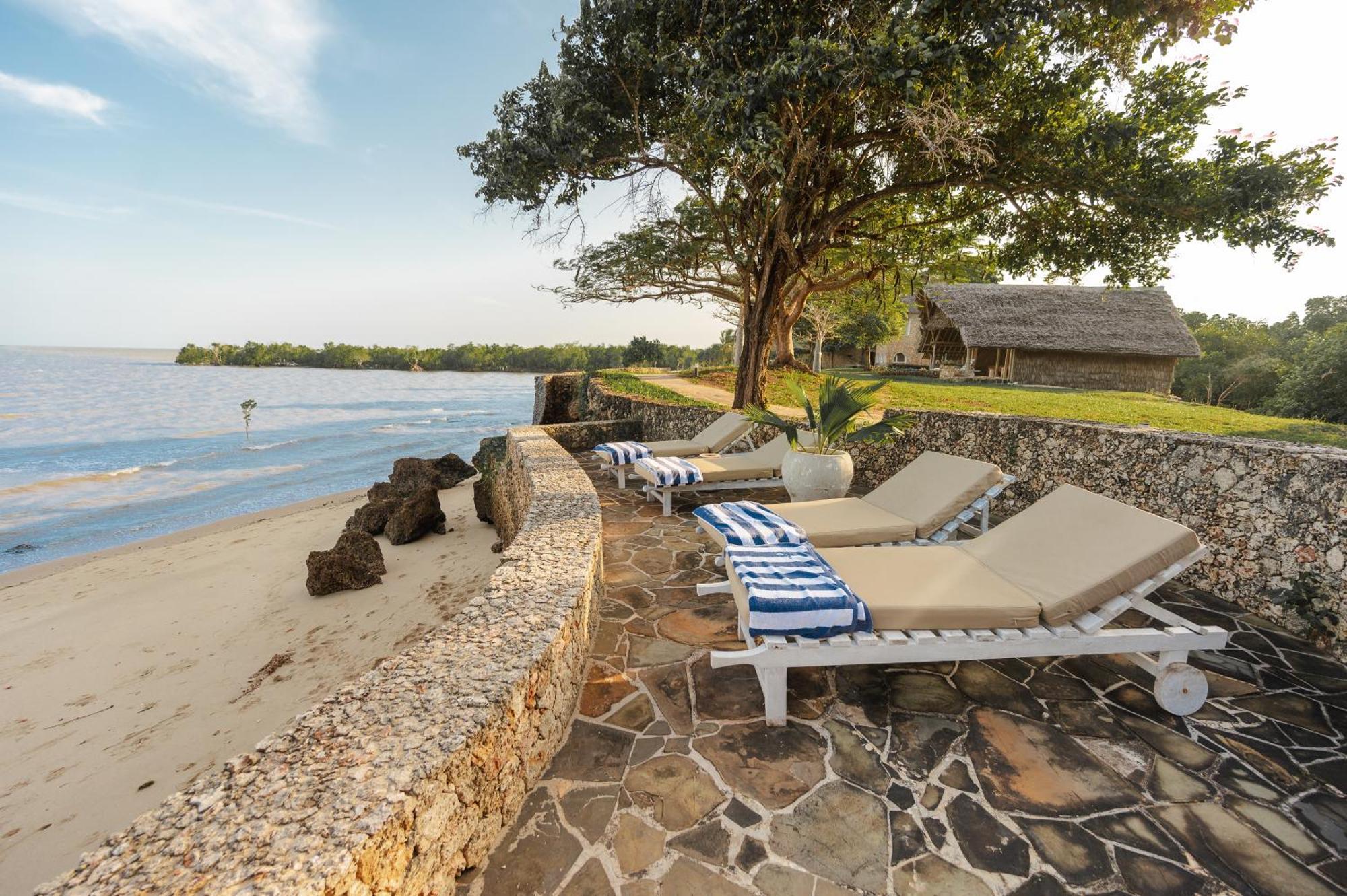Mwazaro Beach Lodge Shimoni Exteriör bild