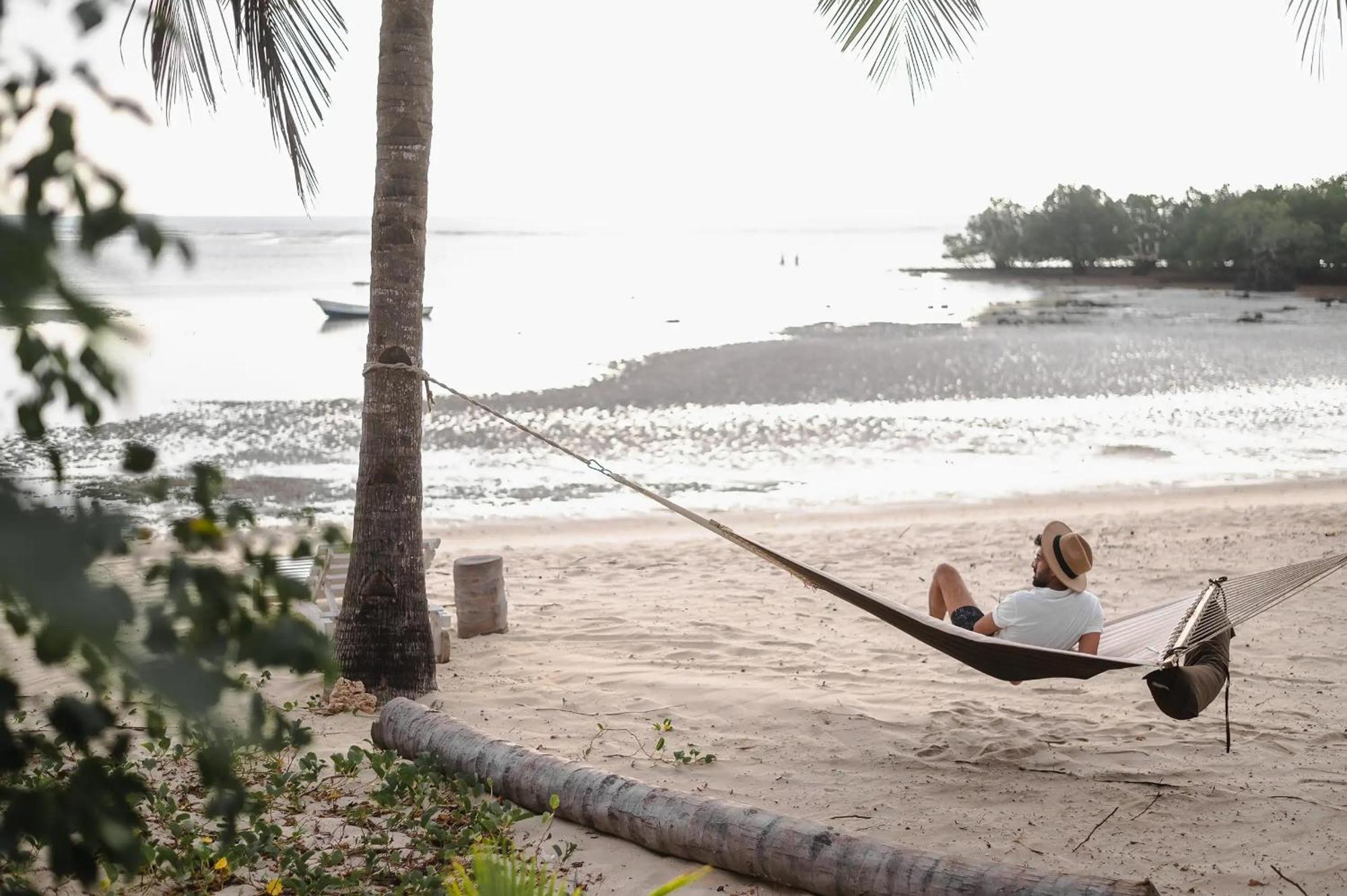 Mwazaro Beach Lodge Shimoni Exteriör bild