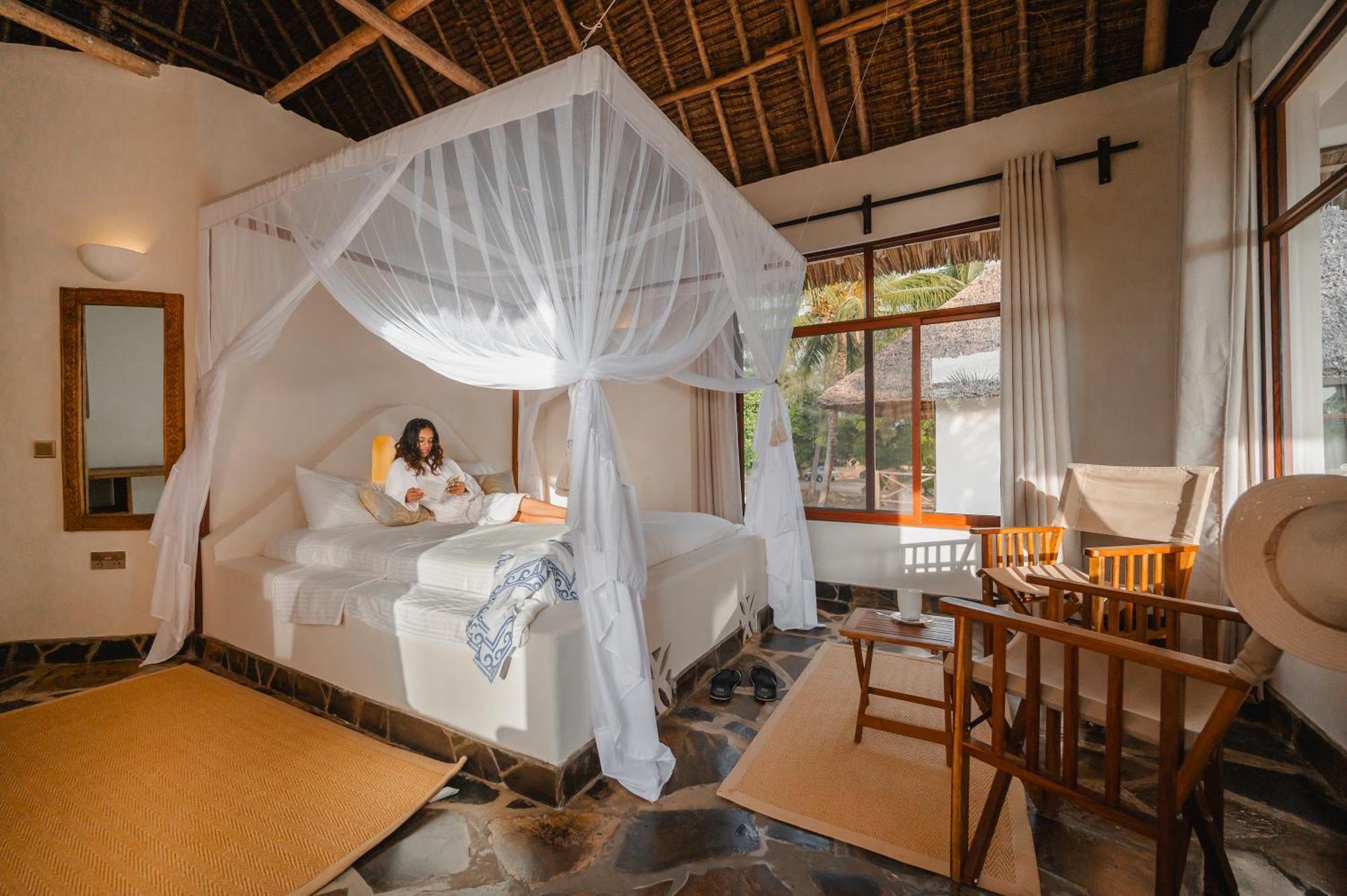 Mwazaro Beach Lodge Shimoni Exteriör bild