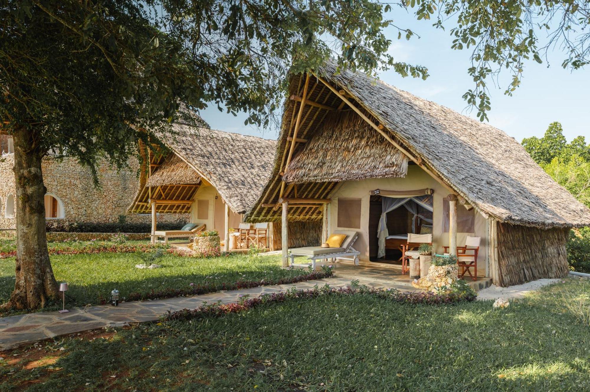 Mwazaro Beach Lodge Shimoni Exteriör bild