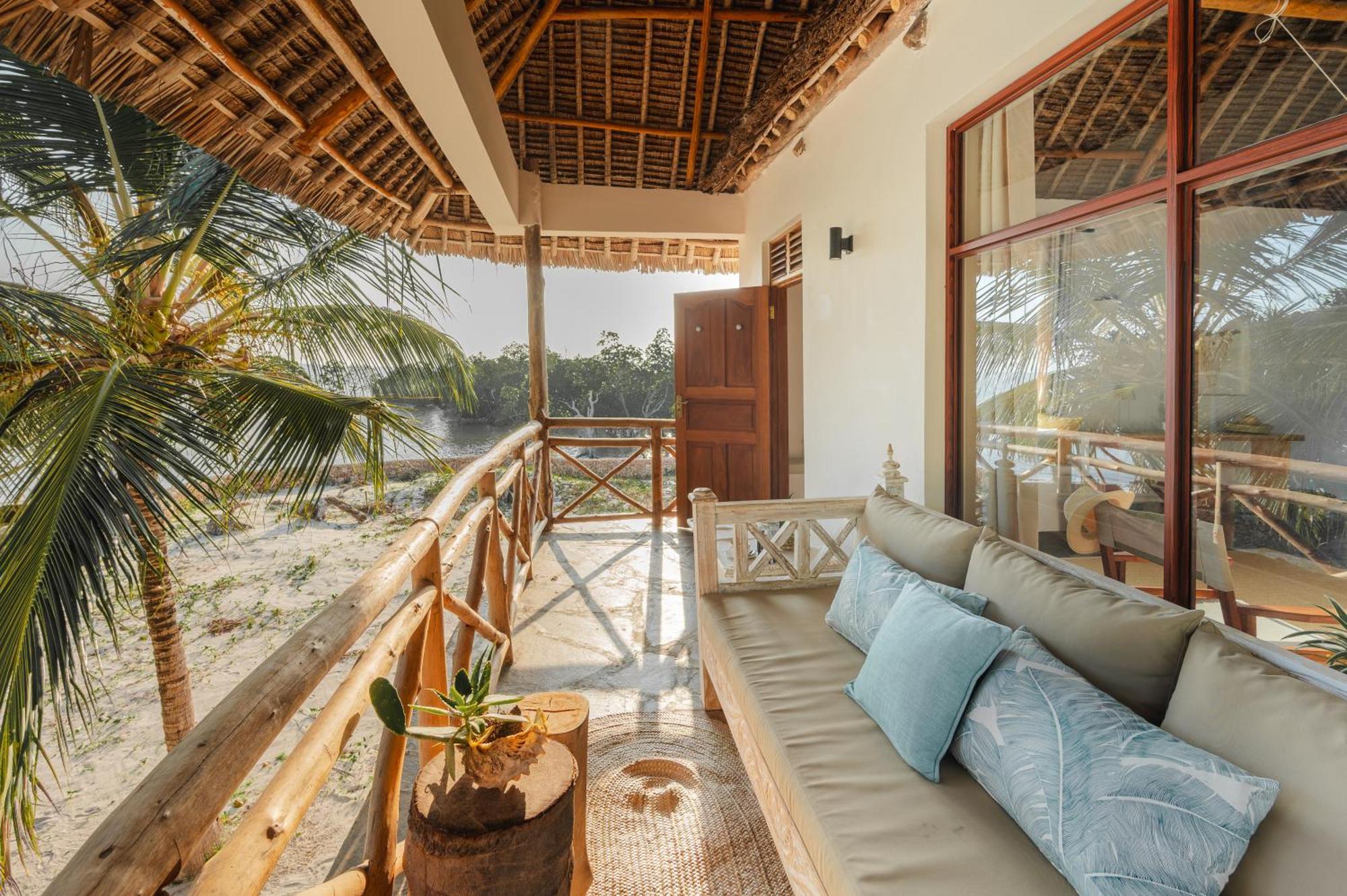 Mwazaro Beach Lodge Shimoni Exteriör bild