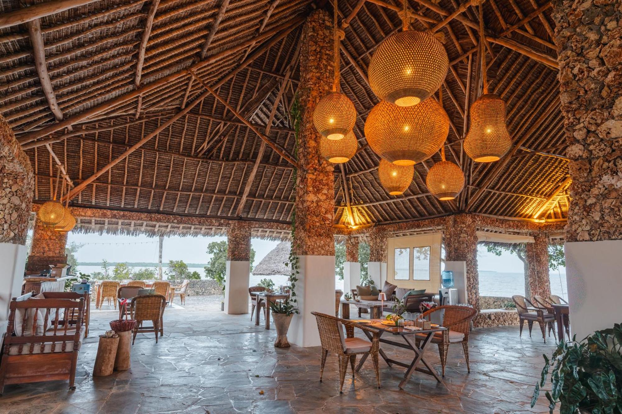 Mwazaro Beach Lodge Shimoni Exteriör bild