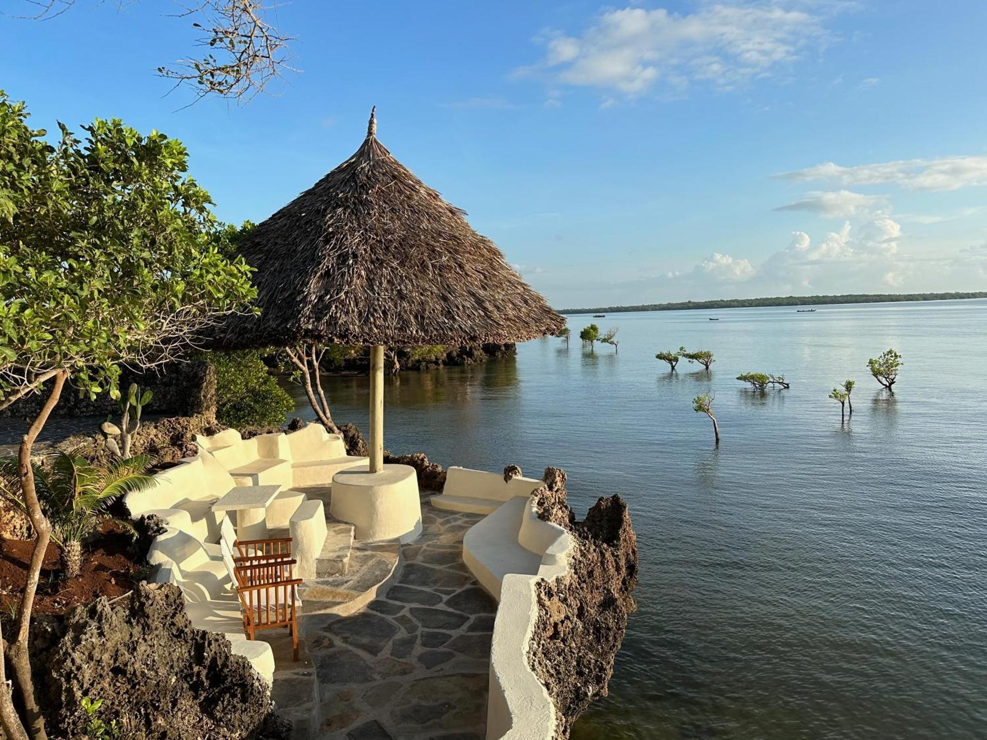 Mwazaro Beach Lodge Shimoni Exteriör bild